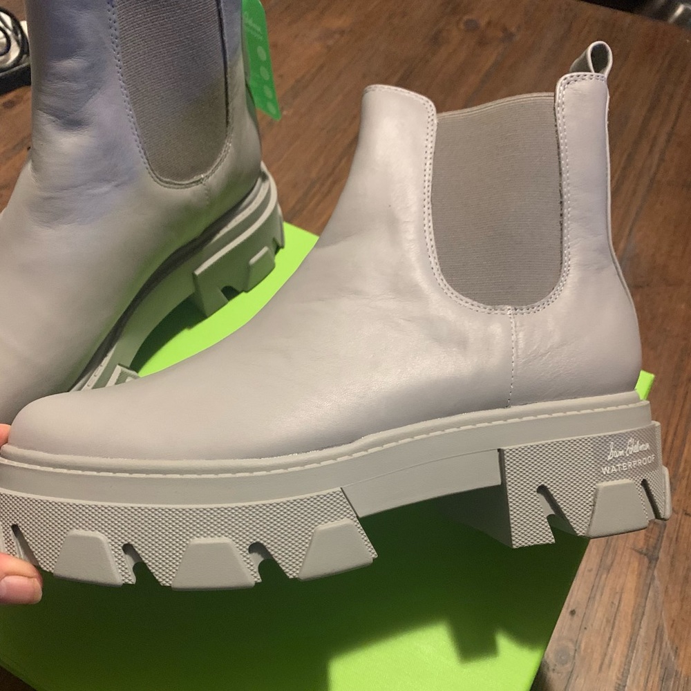 Sam Edelman Daelyn Lug Sole Chelsea Waterproof Boot Size 9.5 & 8 Grey Leather - Picture 8 of 13